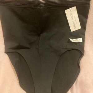 Nearly Nude Black large Brief R14U010 support new with tags
